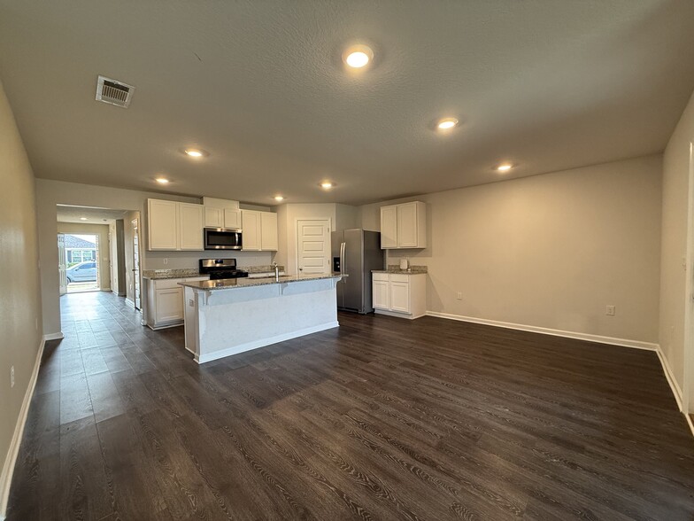Building Photo - 4611 Reveille Wy