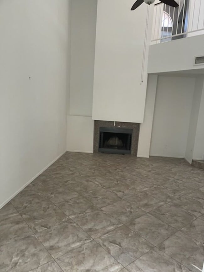 Building Photo - 2 bed 2.5 bath in Tempe