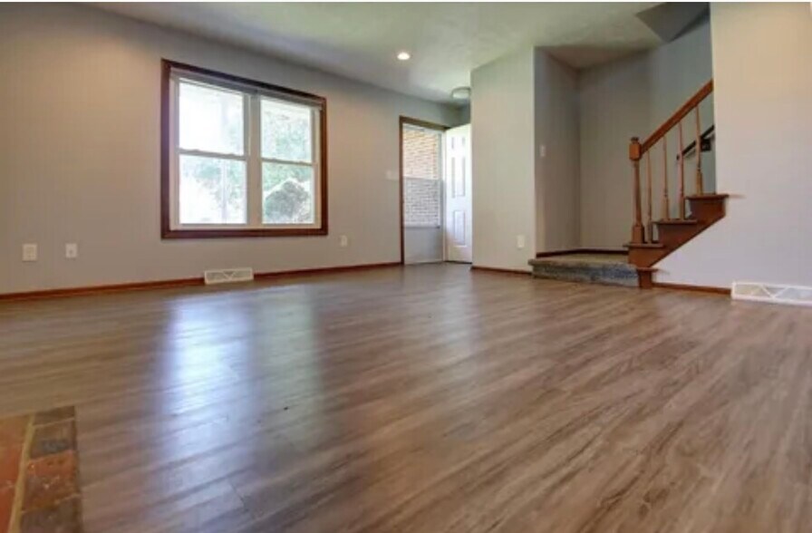 Front door, living room - 8653 Refugee Rd