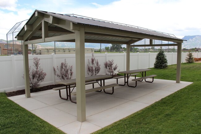 Building Photo - Reduced price