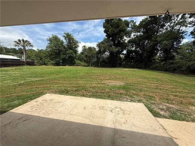 Building Photo - 7662 Simmons Dr