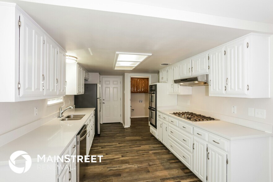 Building Photo - 1730 Lombard St