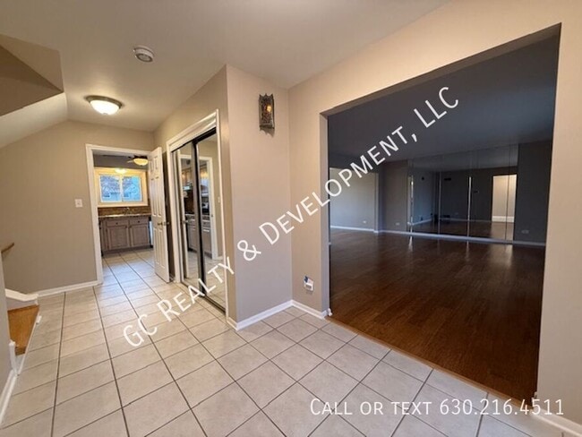 Building Photo - 609 Pinecroft Dr