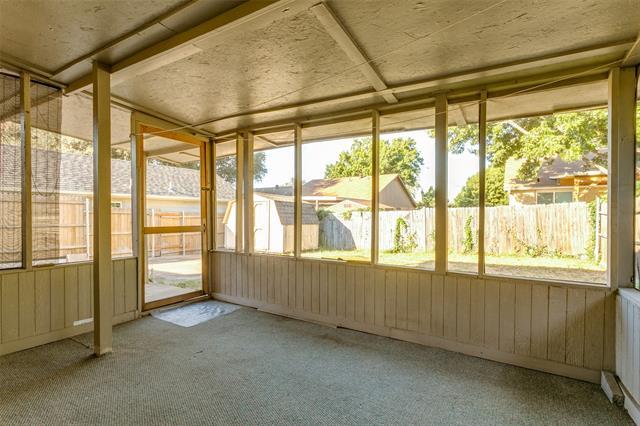 Building Photo - 3009 Hilltop Dr