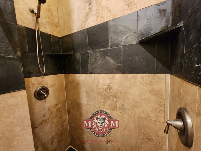 Building Photo - Remodeled 5 Bd Home in Midvale