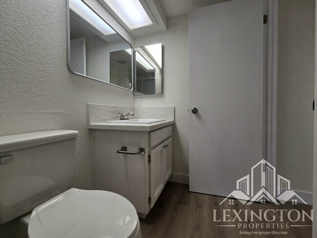 Building Photo - Beautifully Updated, 4BD/3BA, Home in Rocklin – Excellent Location!