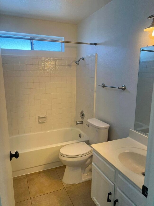 Building Photo - 3-bedroom , 2-bath remodeled home