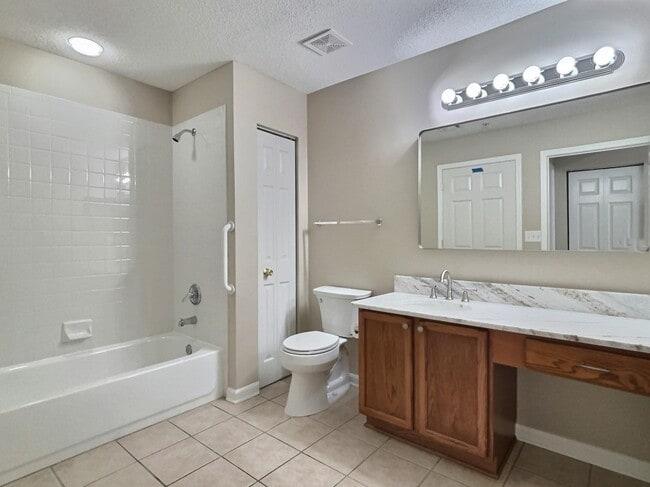 Building Photo - 1125 Oak Timber Cir
