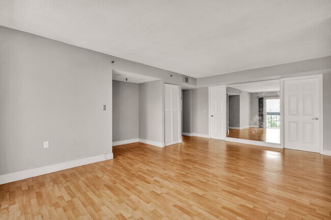 Building Photo - 1345 West Ave