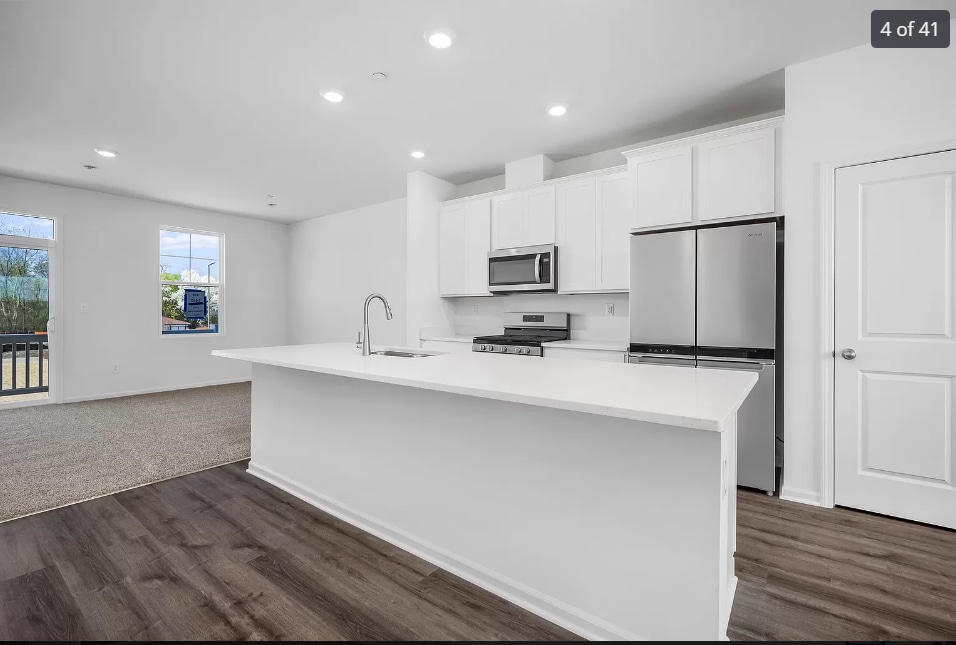 Building Photo - 2024 Yellowstone Blvd