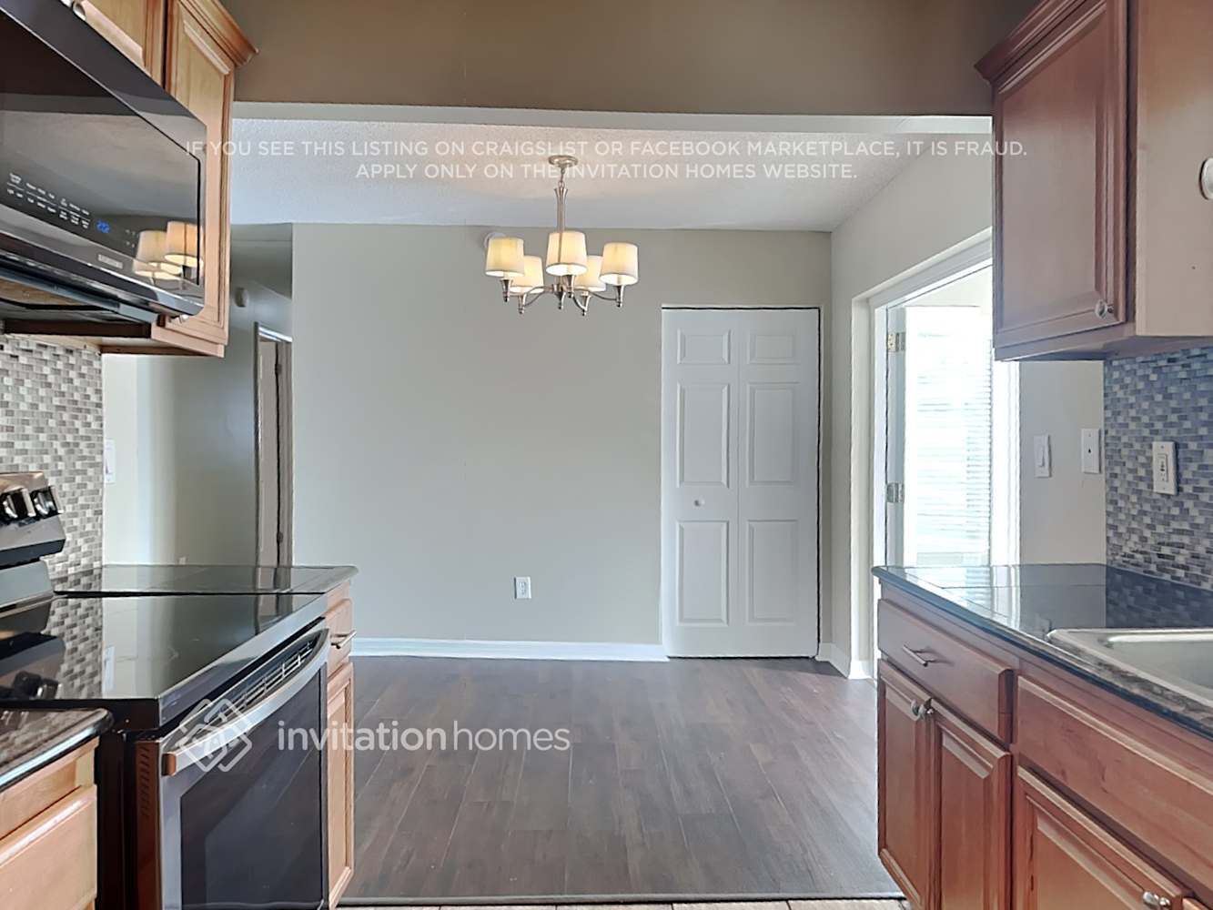 Building Photo - 8380 Jacaranda Ave