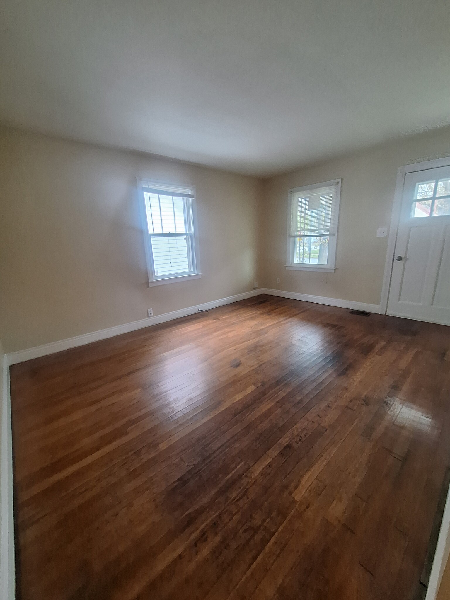 Living Room - 3602 Wheeler Ave