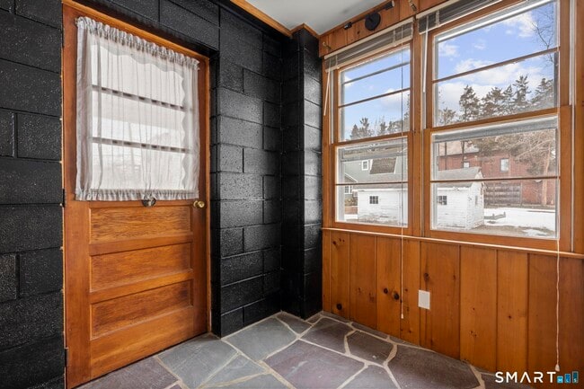 Building Photo - 26 Water St