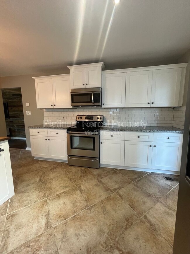 Building Photo - 2706 White Oak Dr