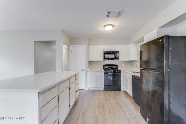 Building Photo - 1003 Wilson Dr