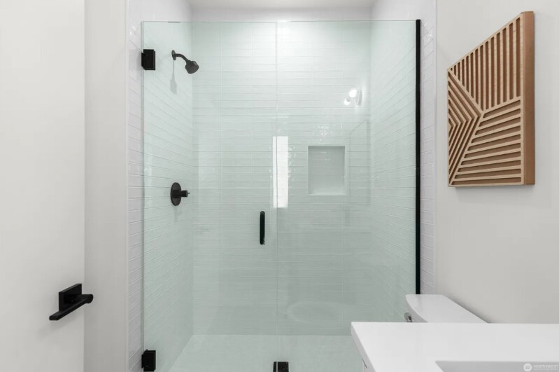 Building Photo - 9429B 18th Ave SW