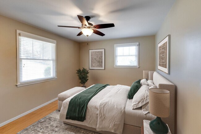 Building Photo - Shy's Hill Road Rental