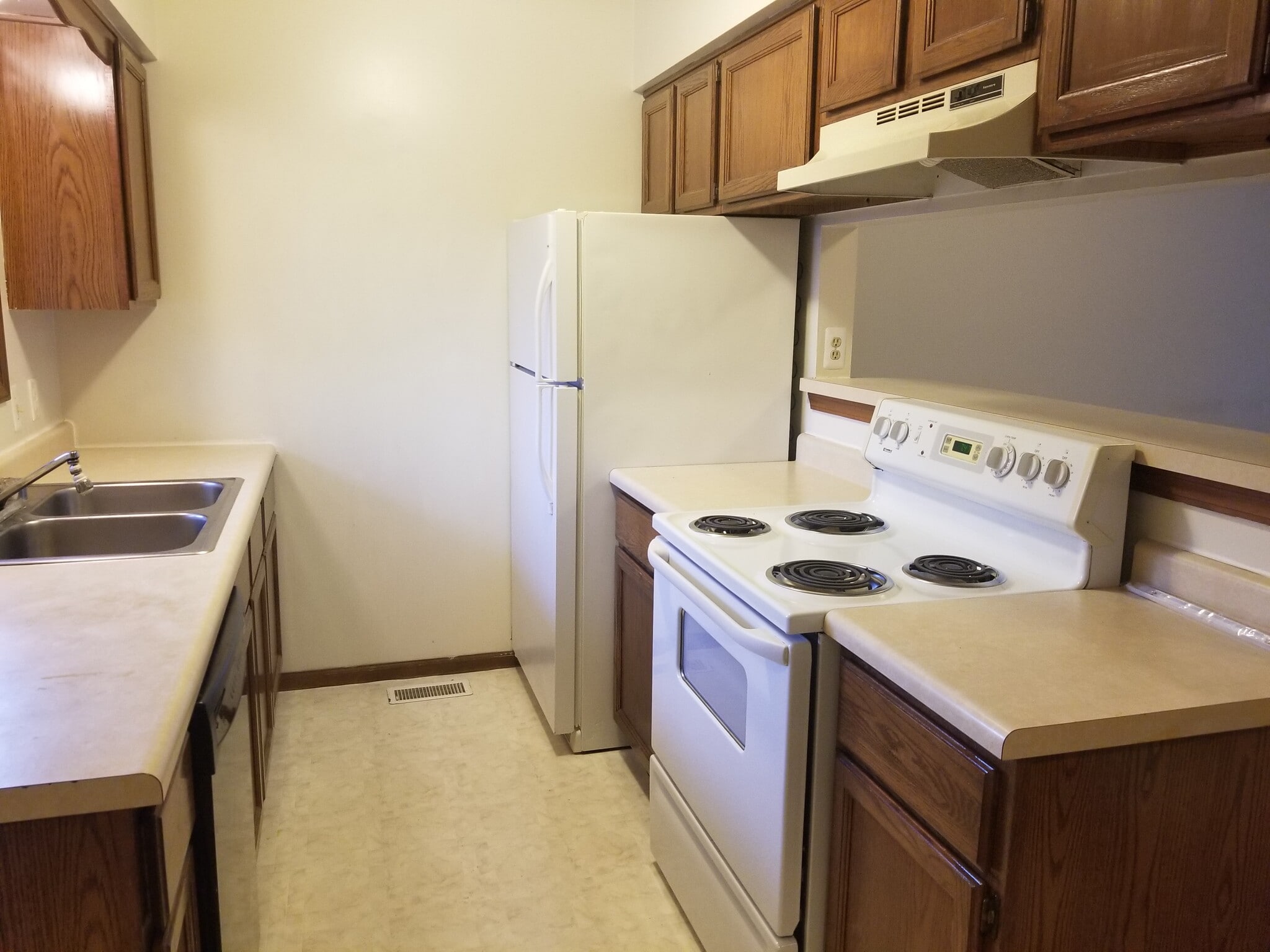 Building Photo - 1933 Hoyt Ave