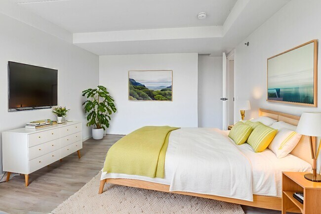 Building Photo - Modern 1-Bedroom in Downtown Highland Park | Private Terrace + In-Unit Laundry