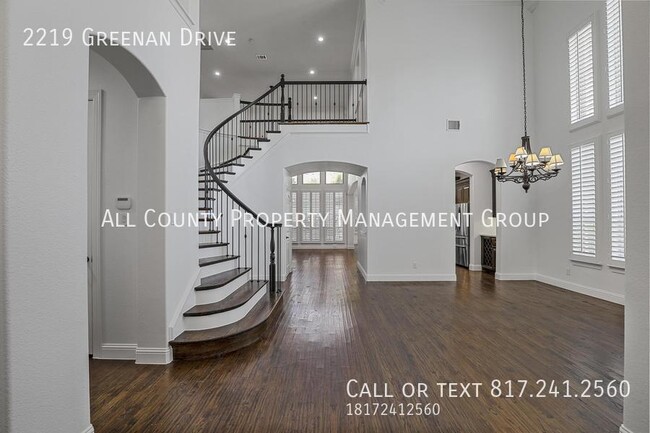 Building Photo - 2219 Greenan Dr