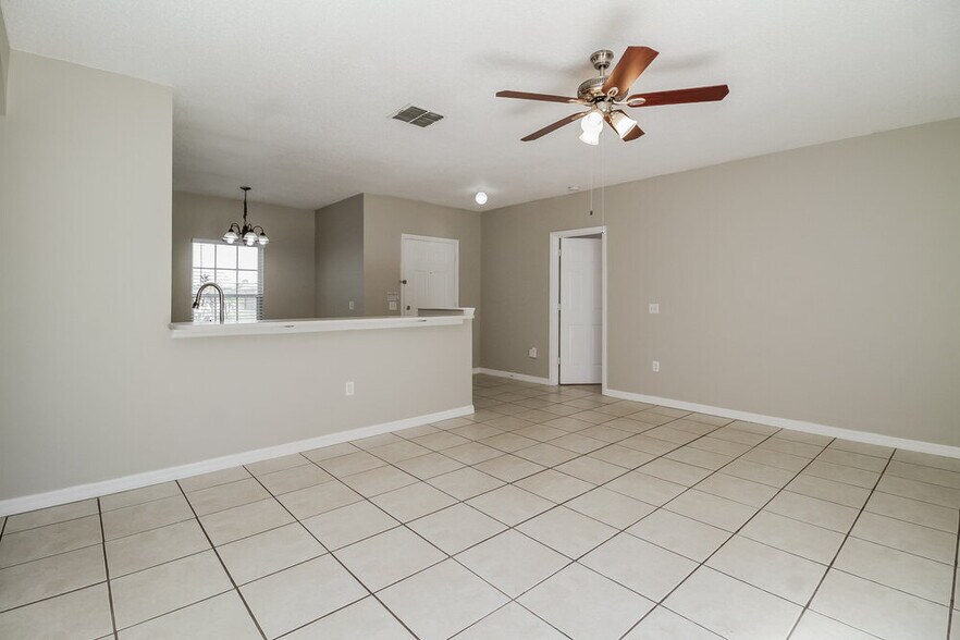 Building Photo - 1005 Dudley Dr