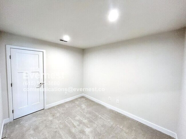Building Photo - 4-Bedroom, 2.5-Bath Home with Convenient A...