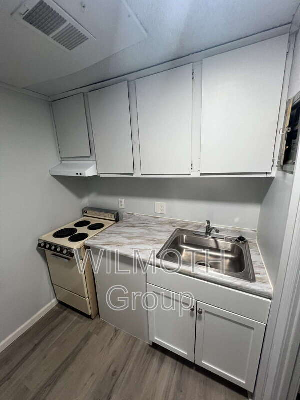 Building Photo - 2000 Indianapolis Rd