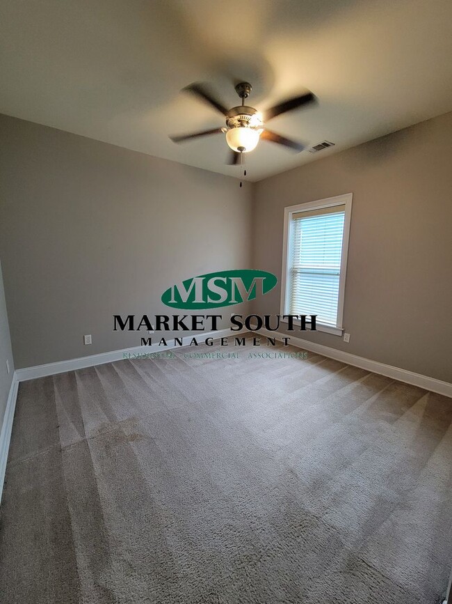 Building Photo - **REDUCED!!! Renovated Historic District!