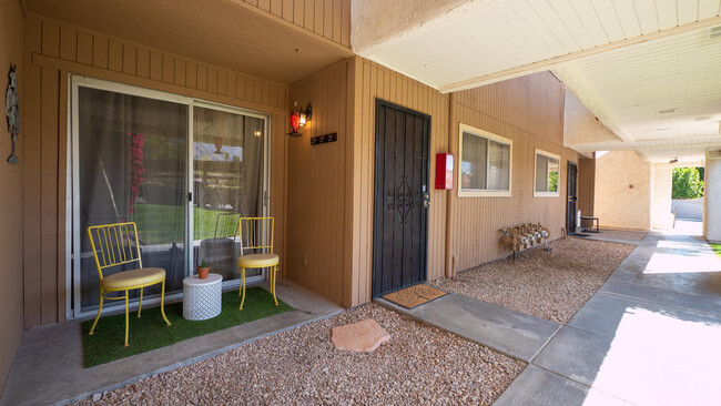 Building Photo - 510 N Villa Ct