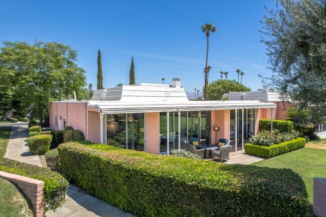 Building Photo - 47432 Medina Dr W