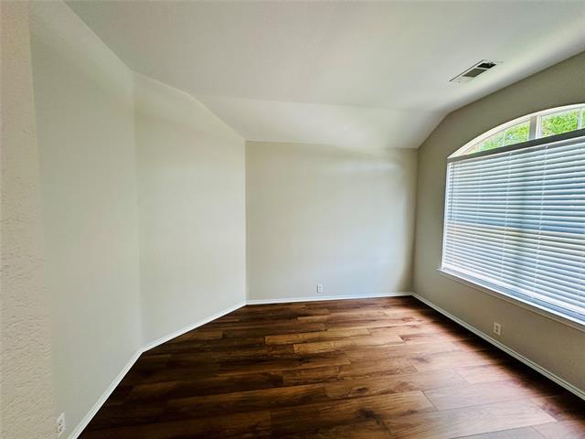 Building Photo - 428 Welch Dr
