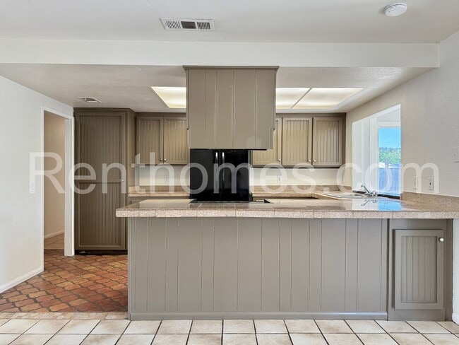 Building Photo - 15917 Arena Dr