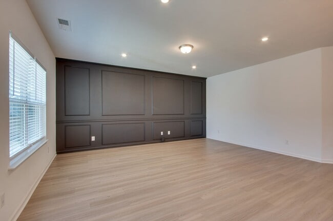 Building Photo - 1872 Holdens Hollow