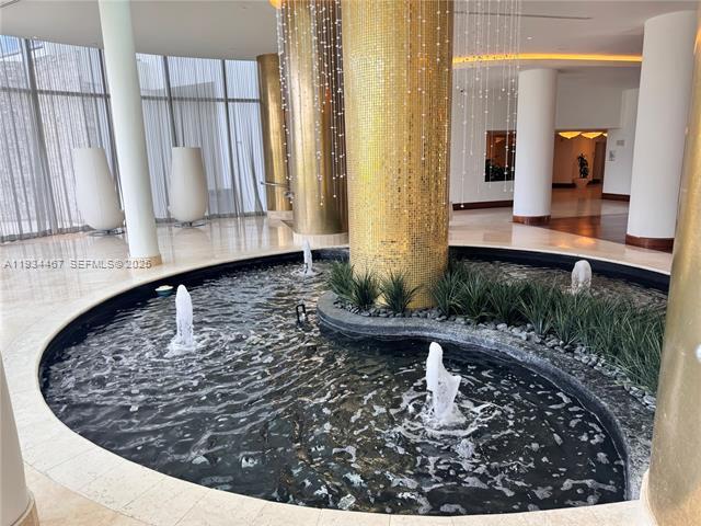 Building Photo - 5161 Collins Ave