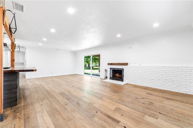 Building Photo - 1281 La Colina Dr