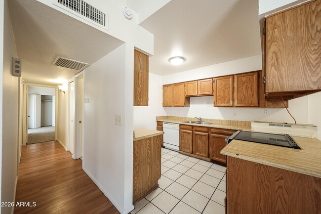 Building Photo - 3238 E Calypso Ave