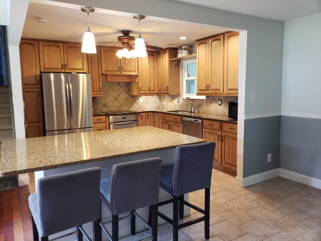 Building Photo - 2224 White Tail Ct