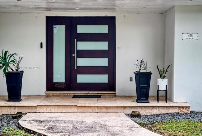 Building Photo - 415 Rovino Ave