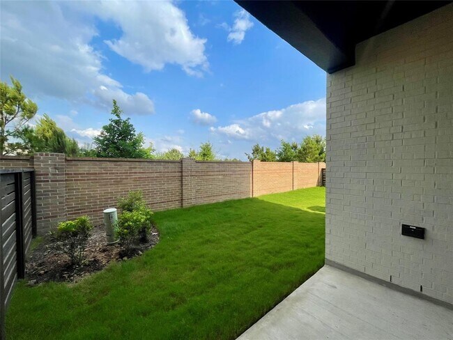 Building Photo - 16518 Amber Patina Ln
