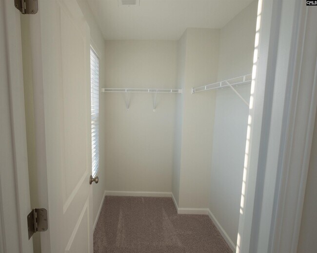 Building Photo - 3024 Hallsdale Dr