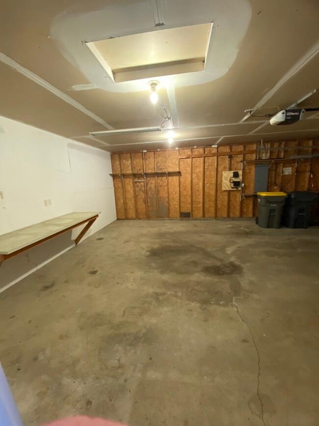 Building Photo - 1451 Summit St