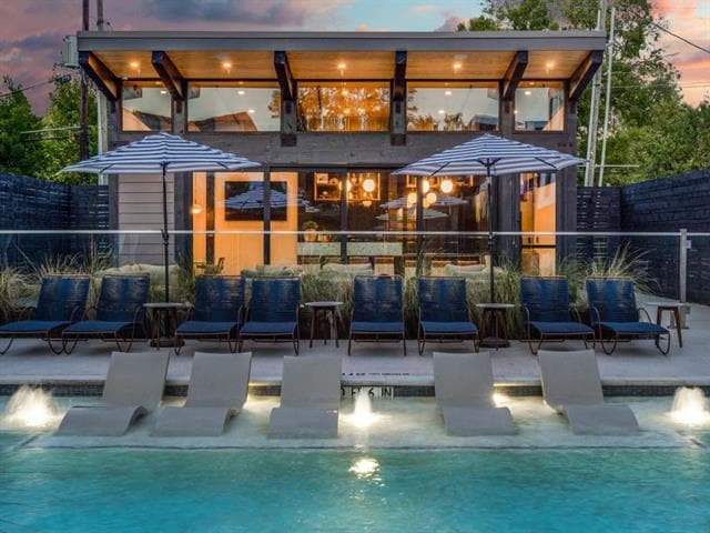 Building Photo - 1312 N Prairie Ave