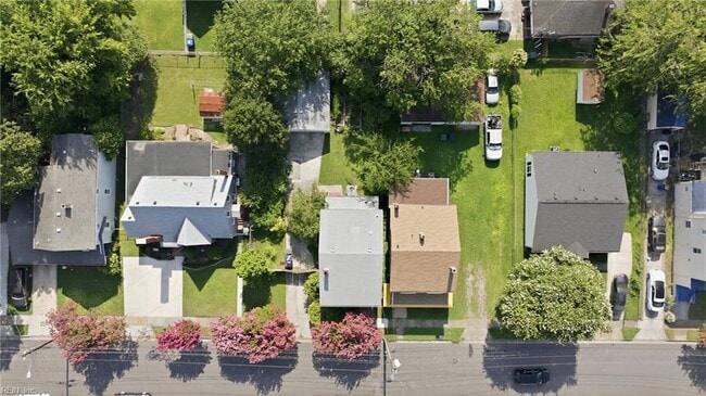 Building Photo - 920 Oaklawn Ave