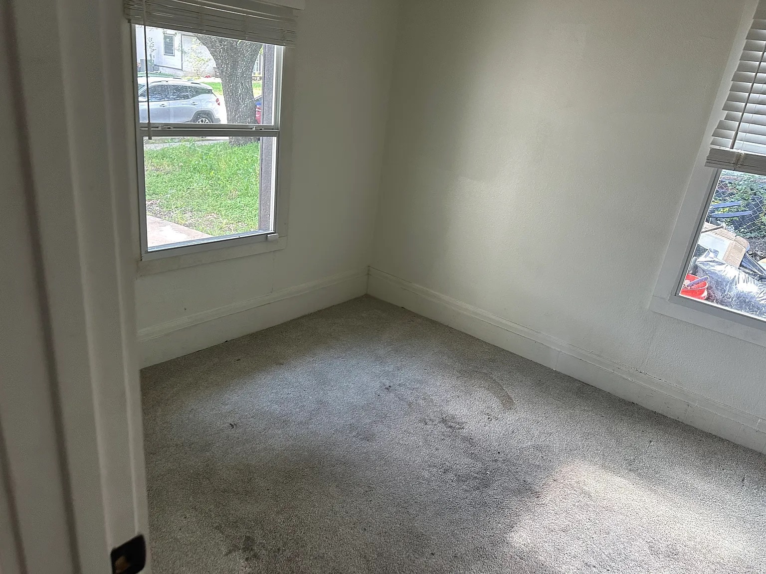 Building Photo - Room in House on Rockridge Dr