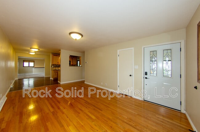 Building Photo - 1622 Oxford Dr