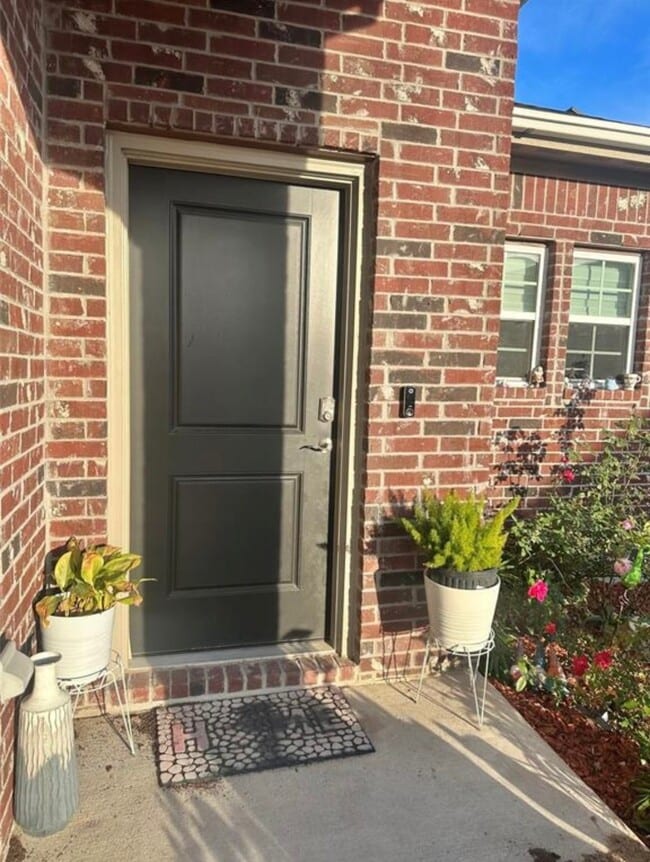 Building Photo - 844 Rd 5109