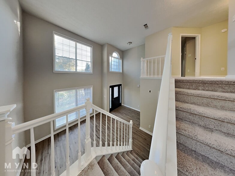 Building Photo - 839 Whitehaven Ln