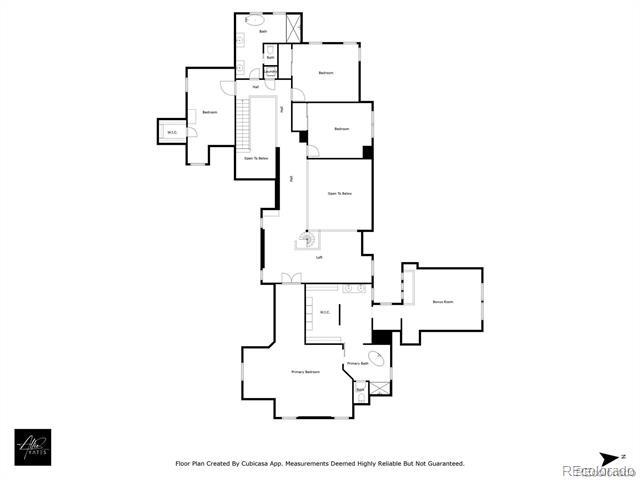 Building Photo - 689 Red Deer Rd