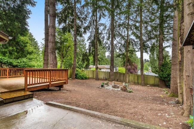 Building Photo - Charming 3 Bed / 1.75 Bath Craftsman-Style...