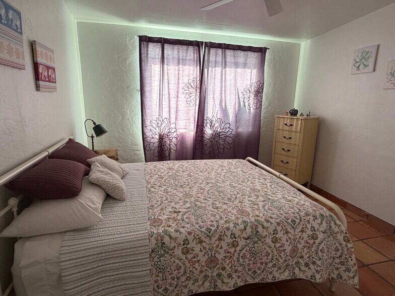 Building Photo - 2825 E 21st St